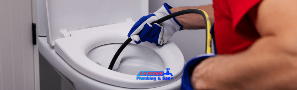 5 Simple Ways to Unclog Toilet Without a Plunger
